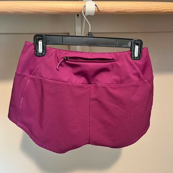 Oiselle Mac Roga Shorts - Picture 2 of 4